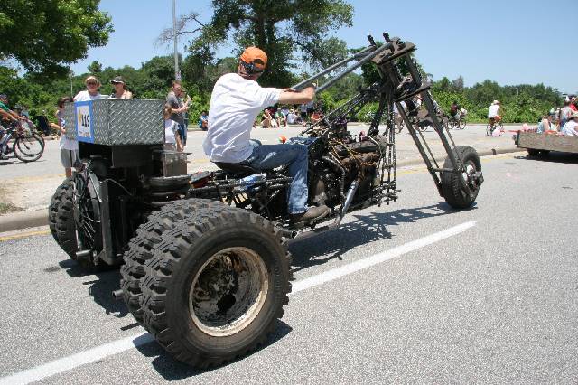 2006_ArtCar_3_Parade 302 